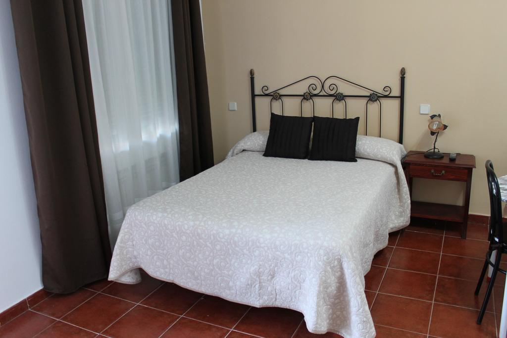 Hostal Restaurante "El Cercao" Sauca Номер фото